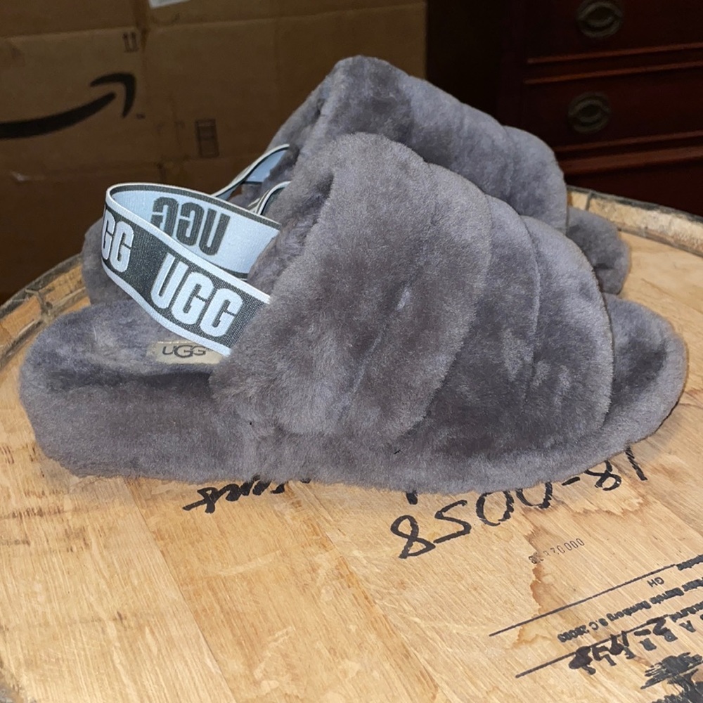 gray fuzzy ugg slippers